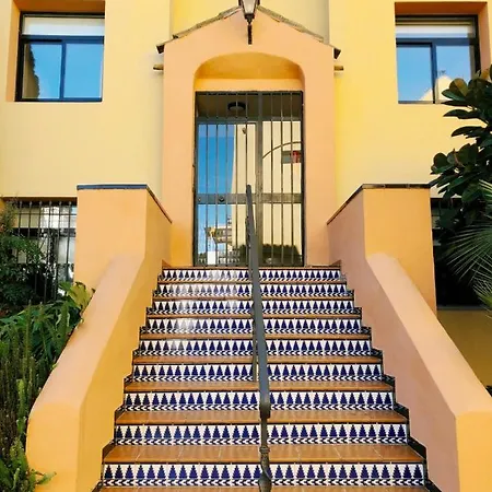 Apartment Stunning Spacious In Dona Lola *